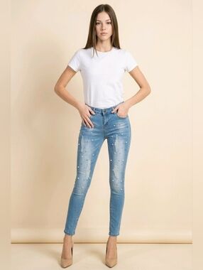 Skinny Distressed Jeans SZ 9 Rhinestones beads and pearls the style between us